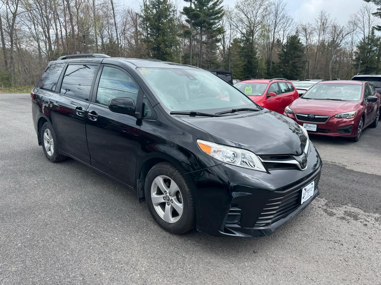 Toyota Sienna LE 5D Wagon 8 Pass 2020