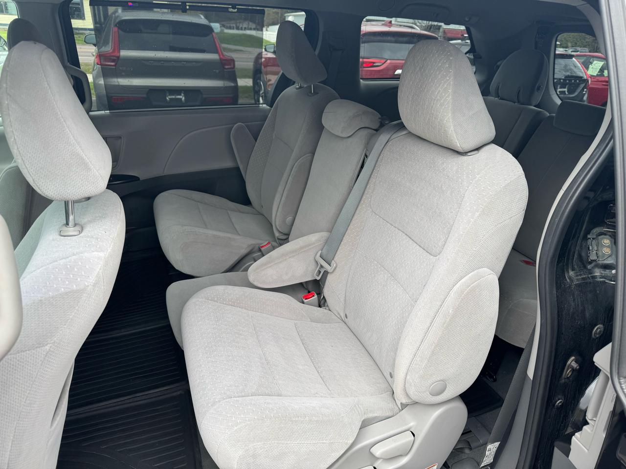 Toyota Sienna LE 5D Wagon 8 Pass 2020
