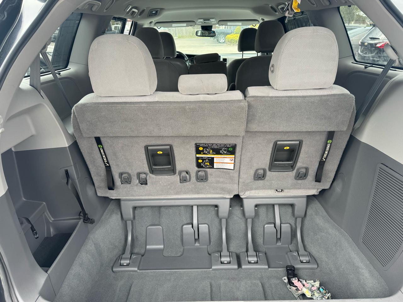 Toyota Sienna LE 5D Wagon 8 Pass 2020