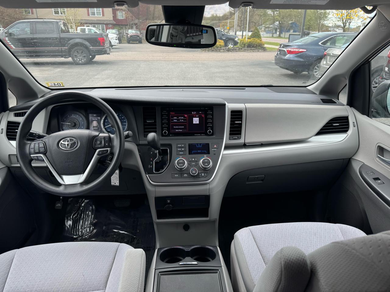 Toyota Sienna LE 5D Wagon 8 Pass 2020