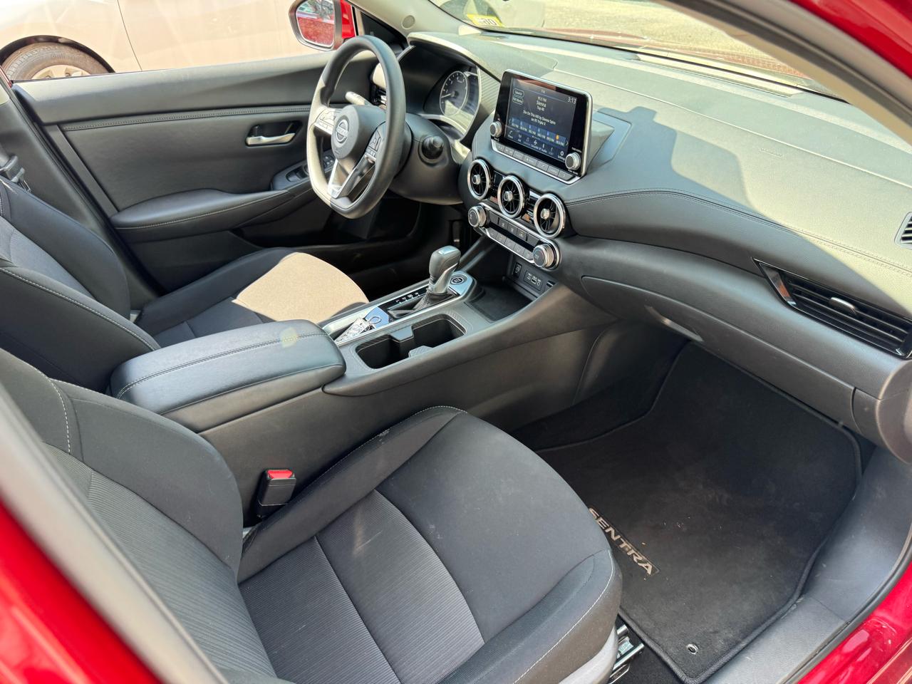 Nissan Sentra SV 4D Sedan 2024
