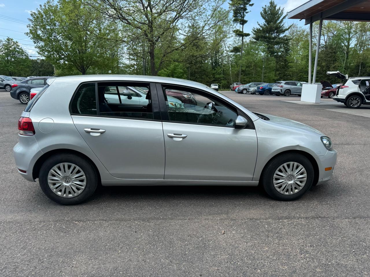 Volkswagen Golf Base 4D Hatchback 2013