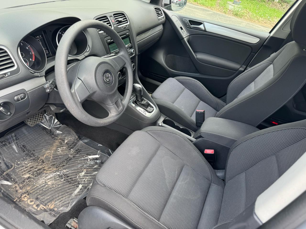Volkswagen Golf Base 4D Hatchback 2013