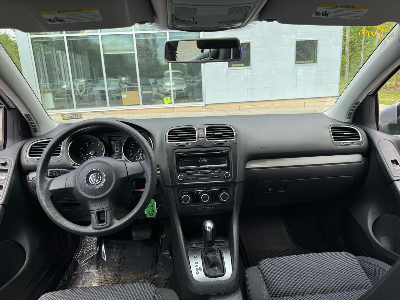 Volkswagen Golf Base 4D Hatchback 2013