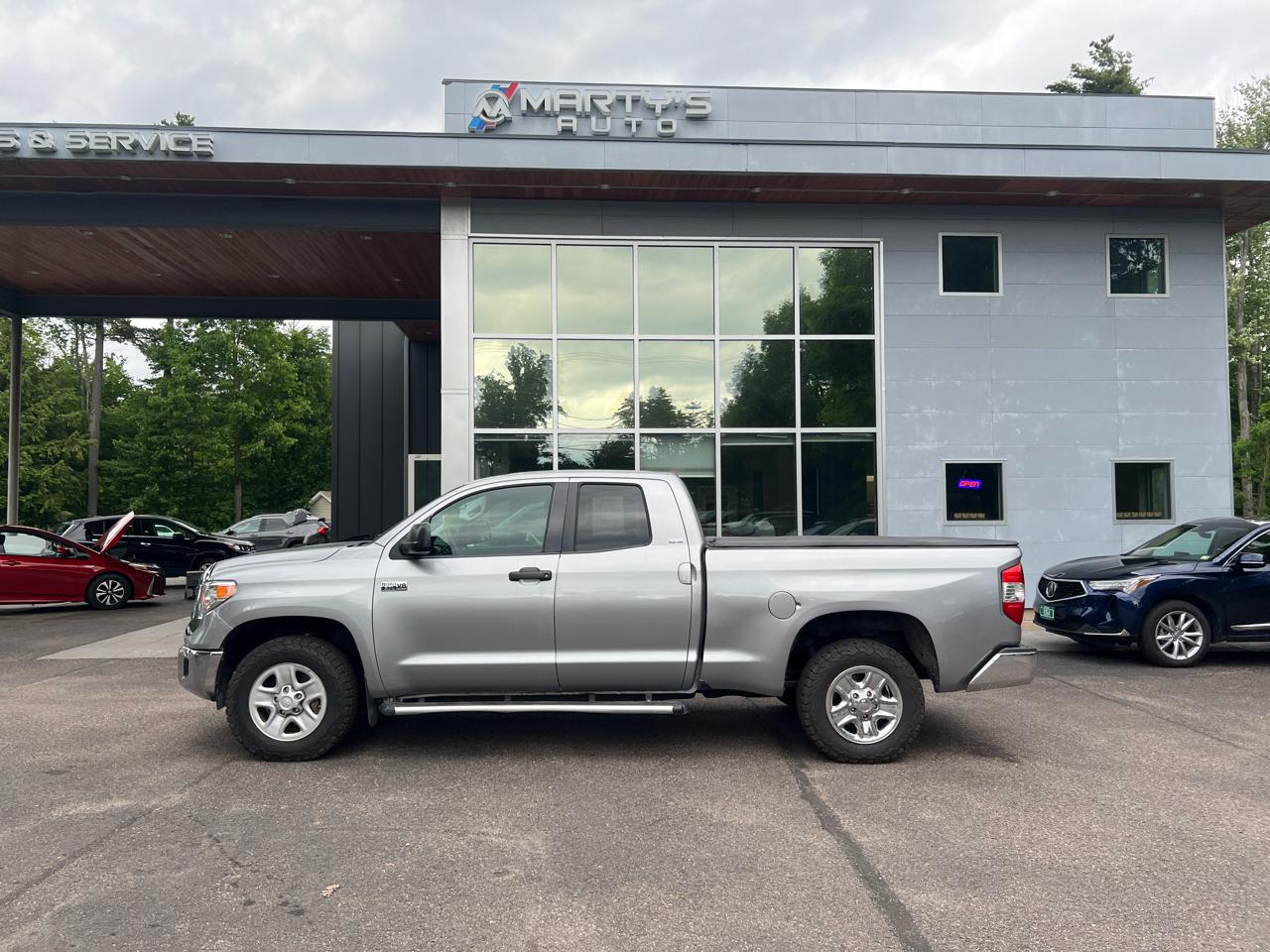 Toyota Tundra SR5 Double Cab 4WD 2016