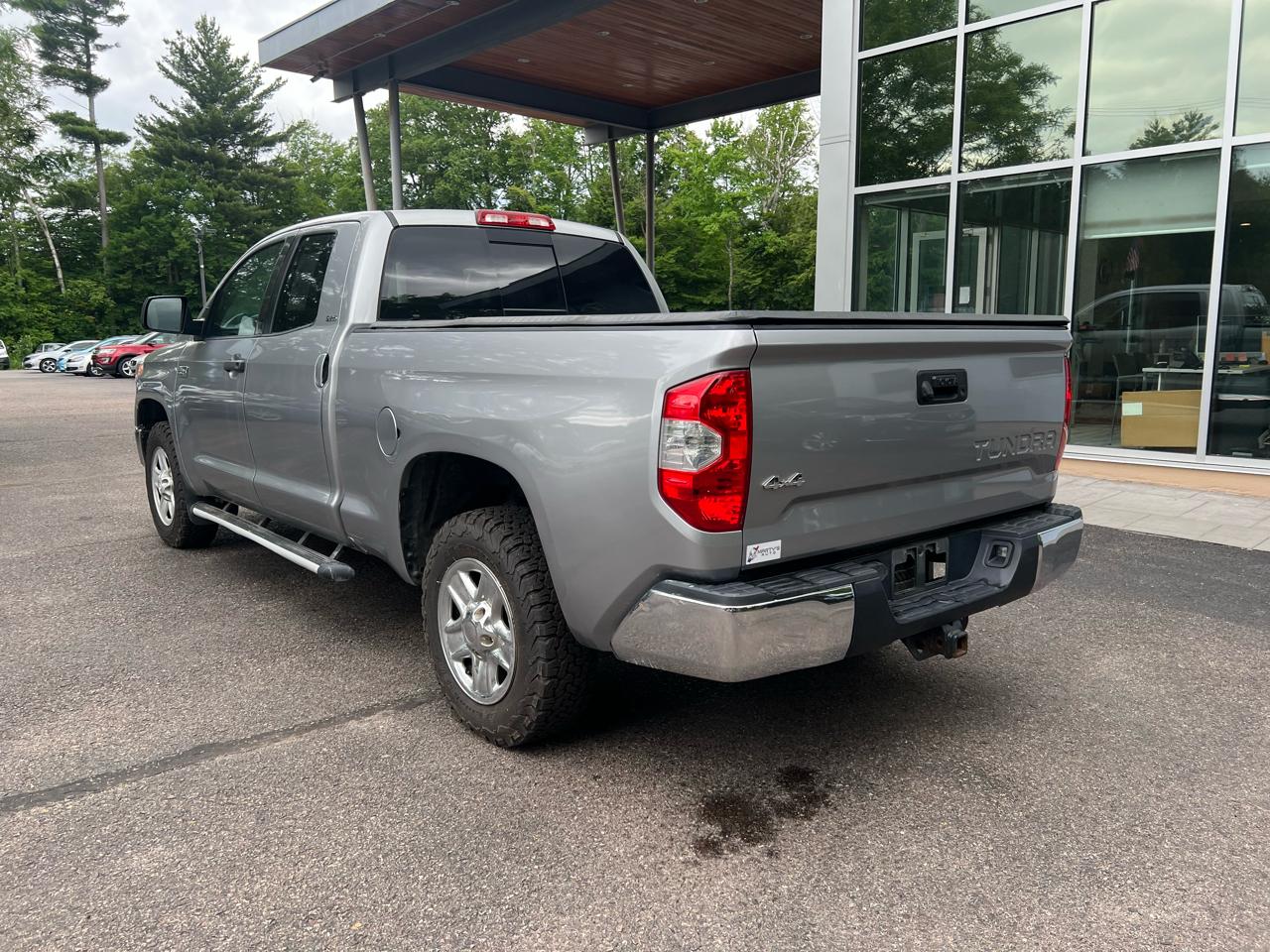 Toyota Tundra SR5 Double Cab 4WD 2016