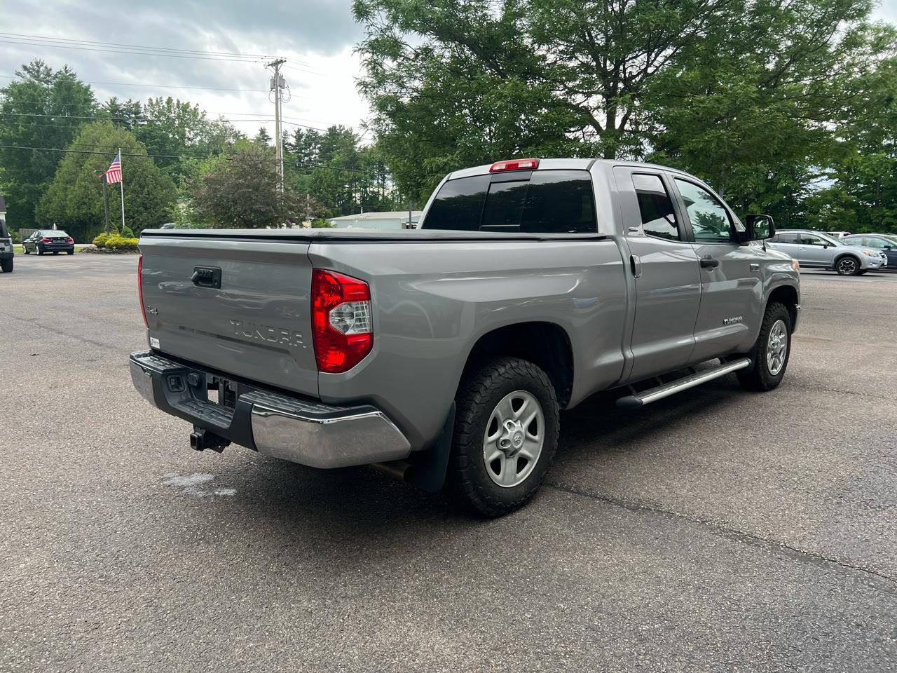 Toyota Tundra SR5 Double Cab 4WD 2016