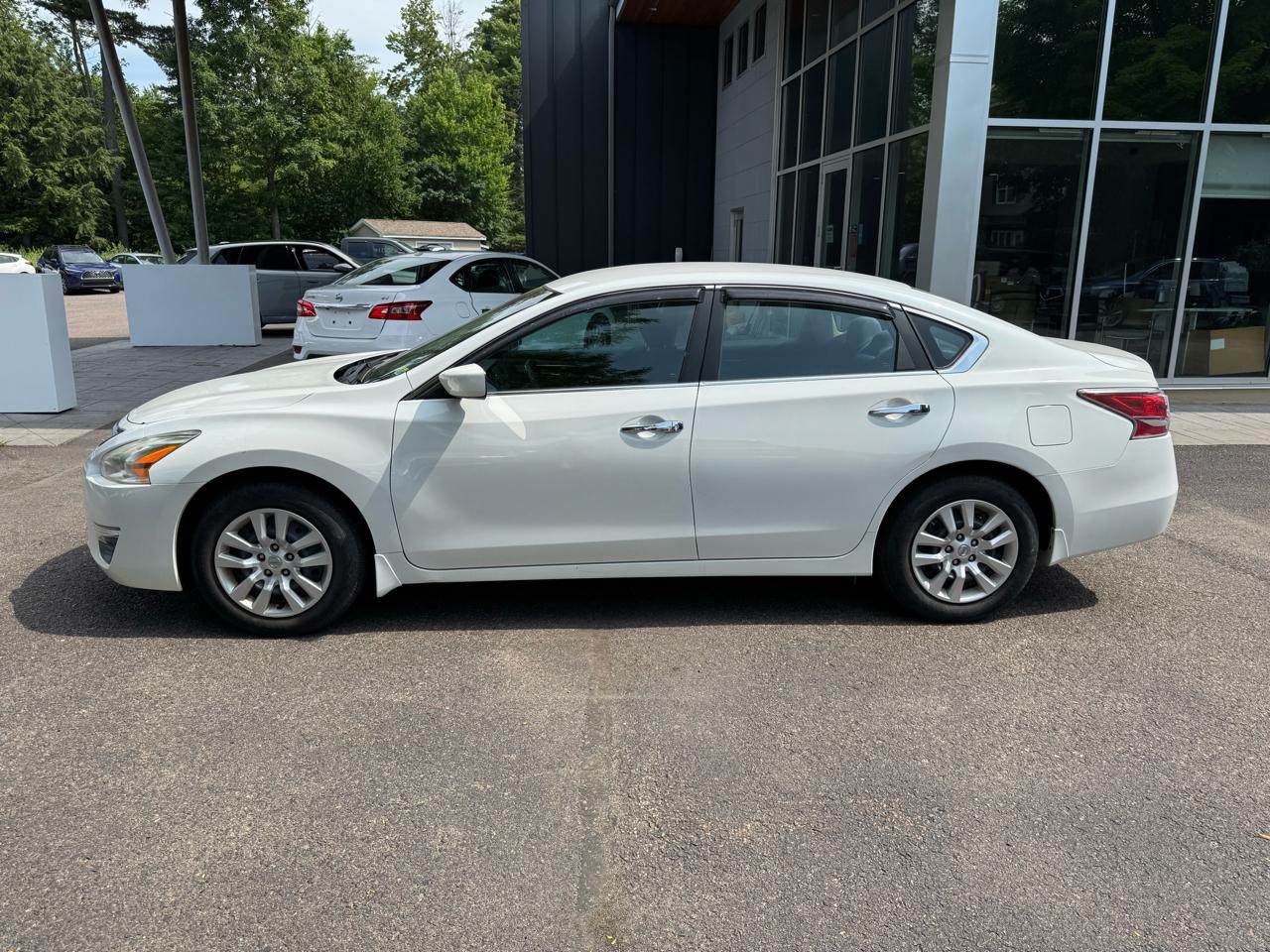 Nissan Altima Base 4D Sedan 2015
