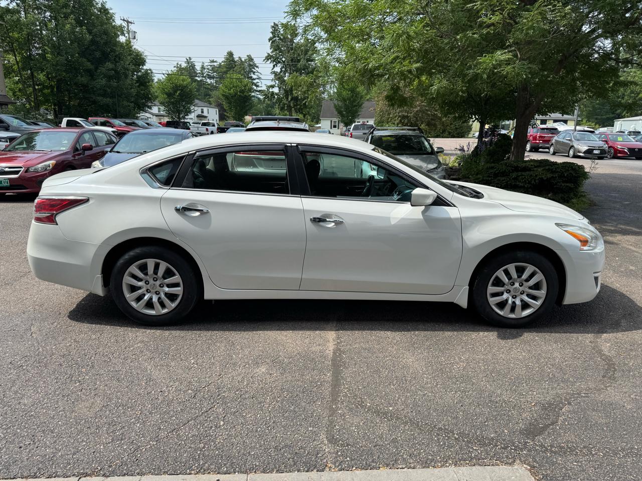 Nissan Altima Base 4D Sedan 2015
