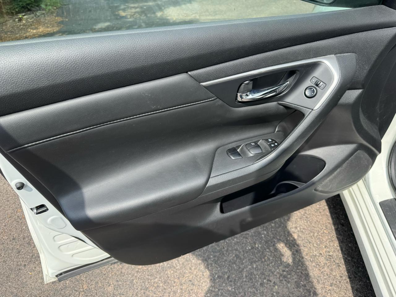 Nissan Altima Base 4D Sedan 2015