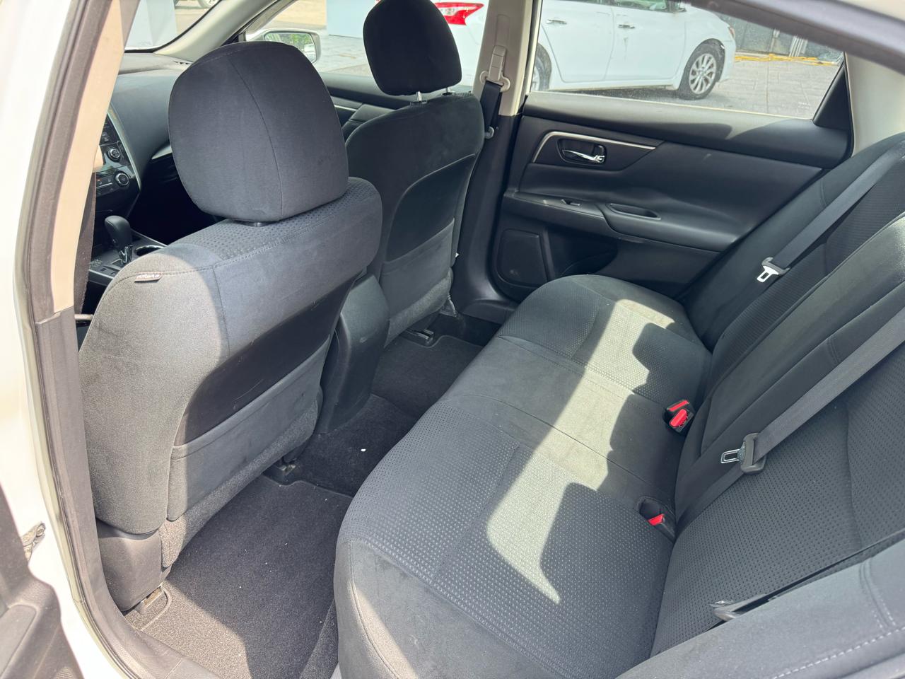 Nissan Altima Base 4D Sedan 2015