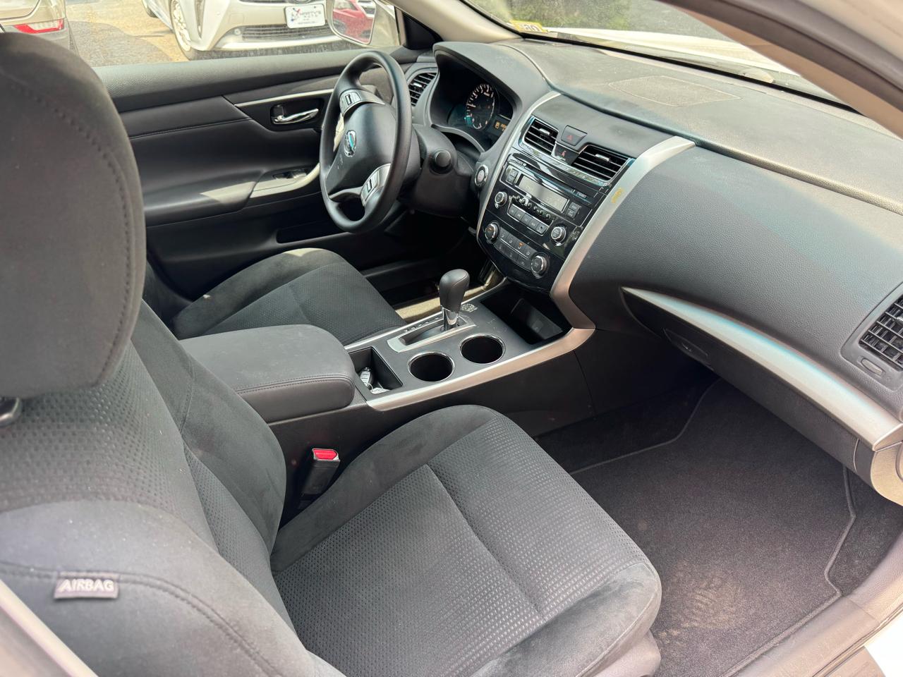 Nissan Altima Base 4D Sedan 2015