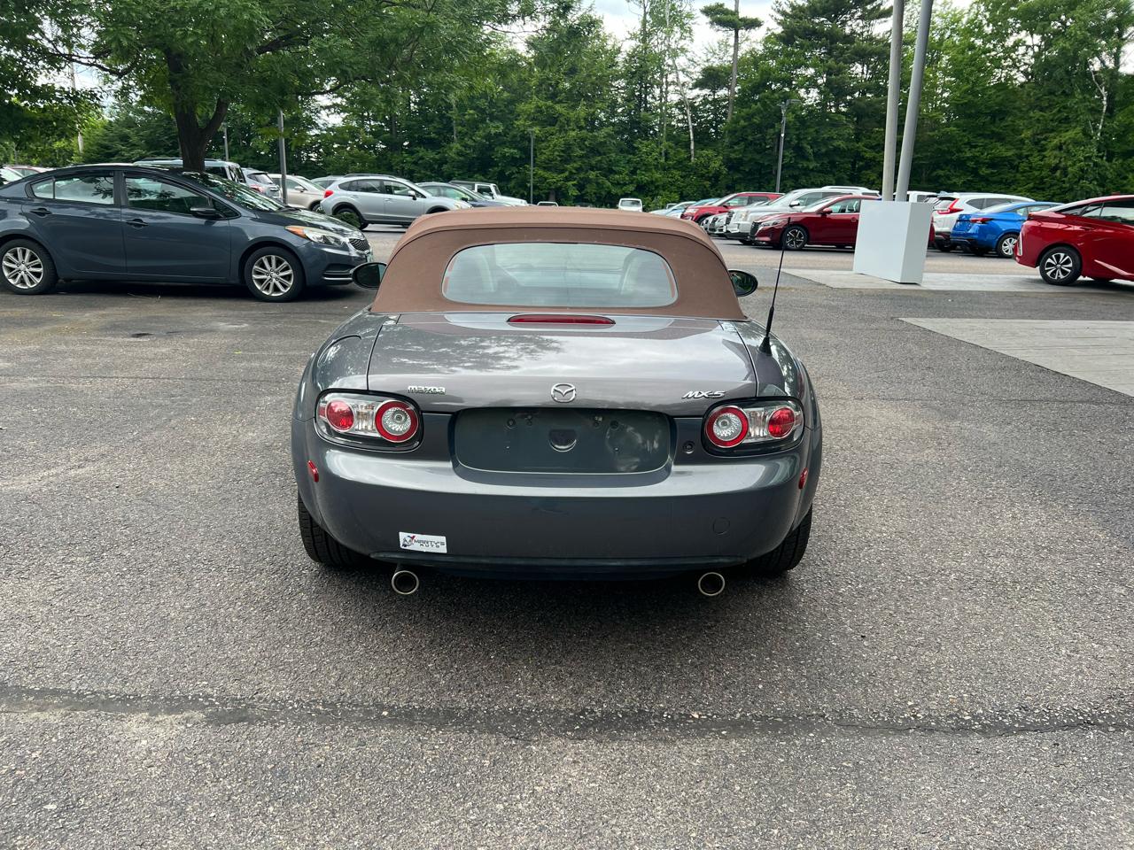 Mazda MX-5 Miata 2D Convertible 2006