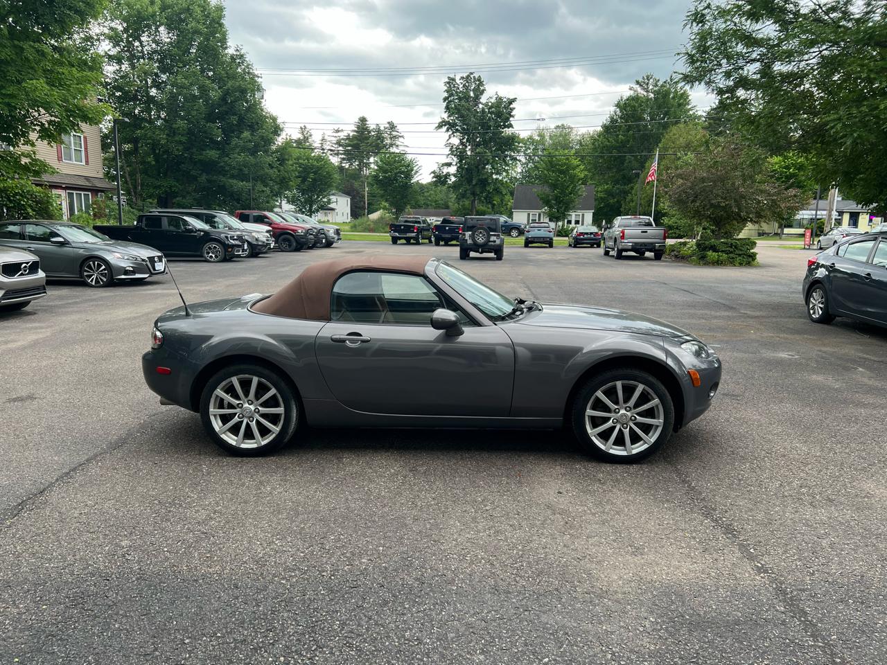Mazda MX-5 Miata 2D Convertible 2006