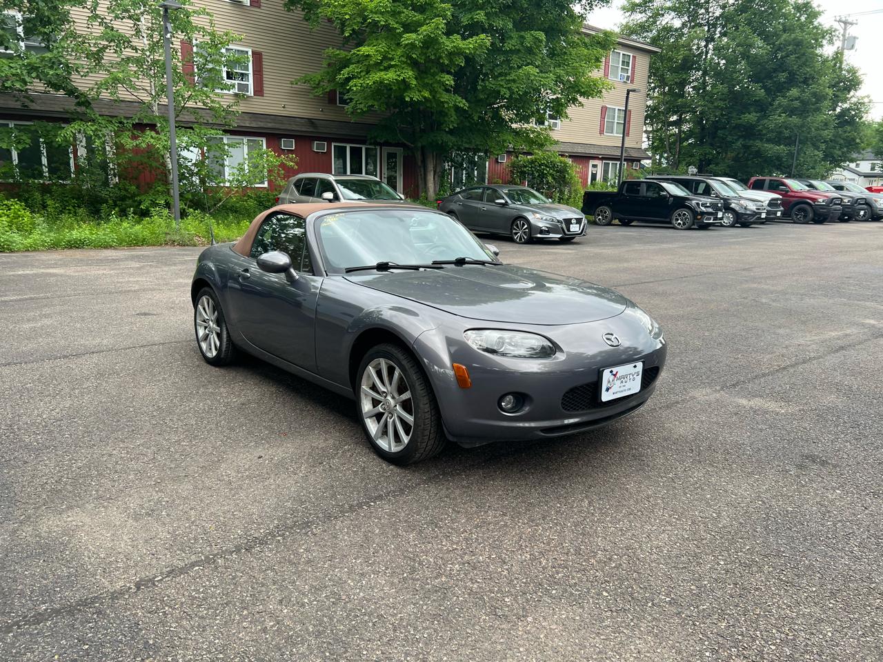 Mazda MX-5 Miata 2D Convertible 2006
