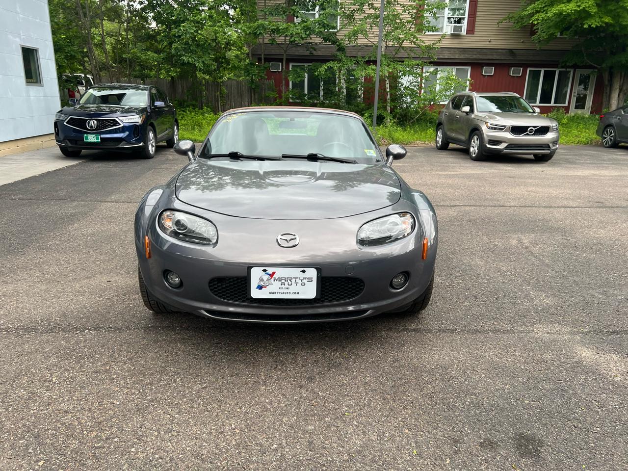 Mazda MX-5 Miata 2D Convertible 2006