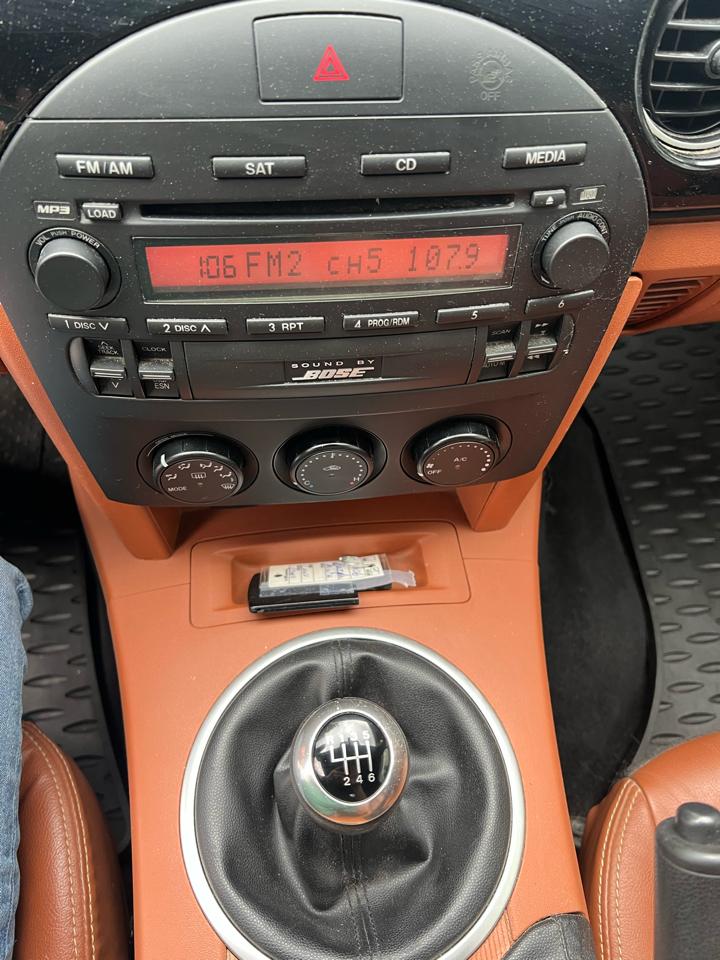 Mazda MX-5 Miata 2D Convertible 2006