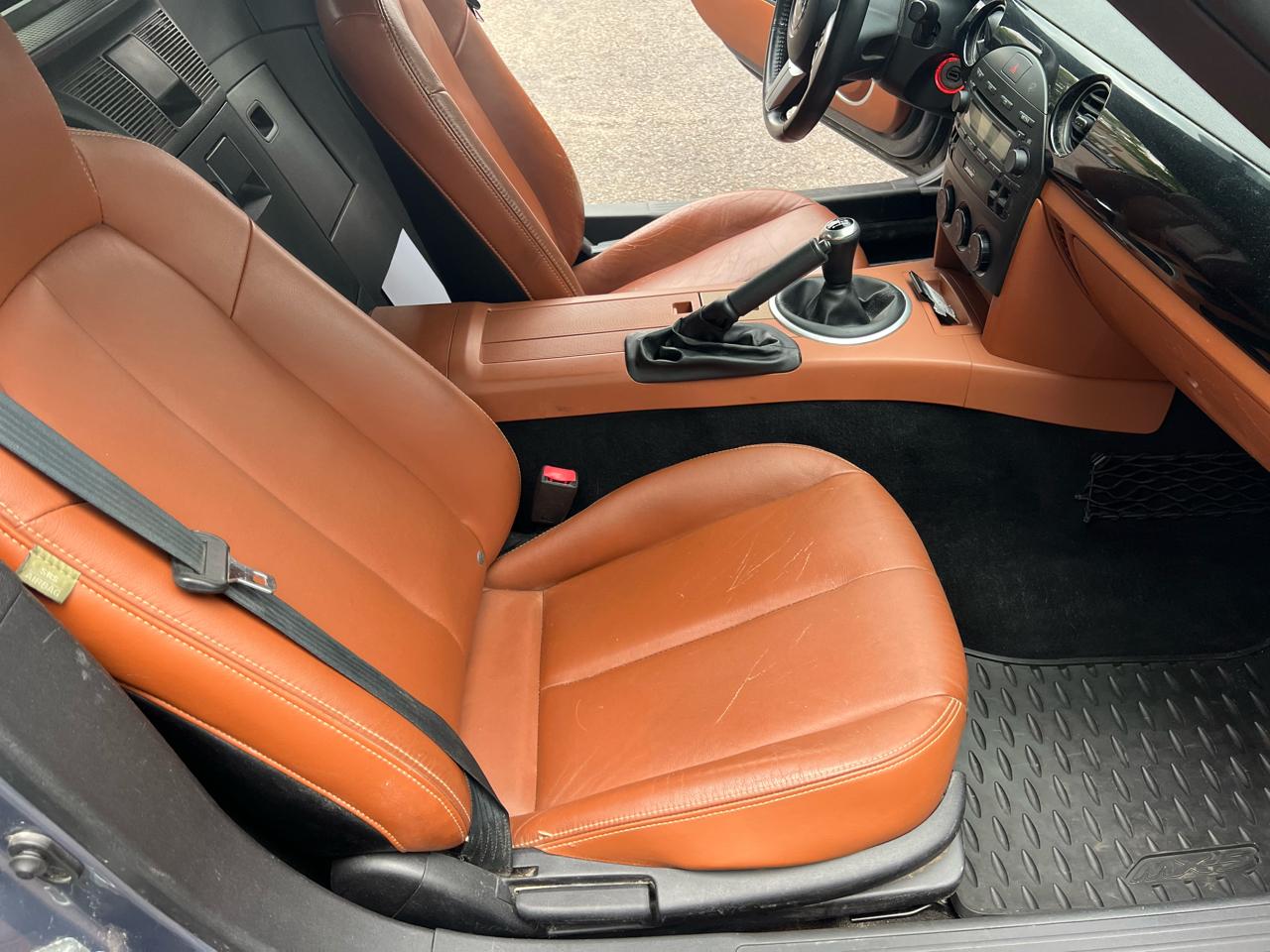Mazda MX-5 Miata 2D Convertible 2006