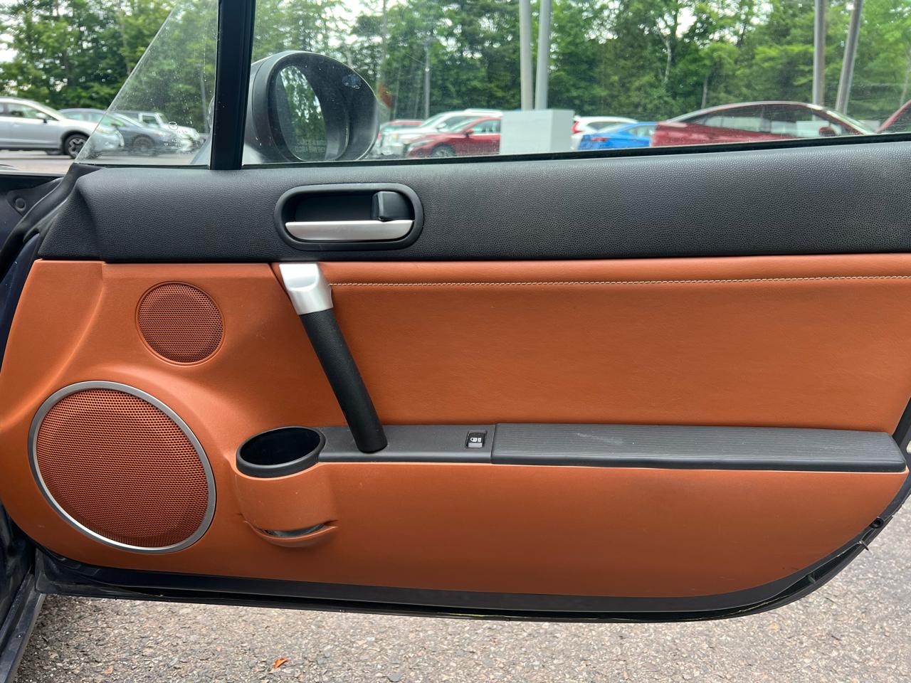 Mazda MX-5 Miata 2D Convertible 2006