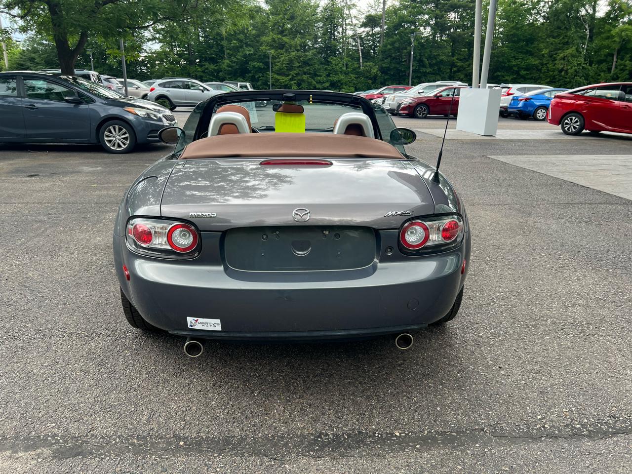 Mazda MX-5 Miata 2D Convertible 2006
