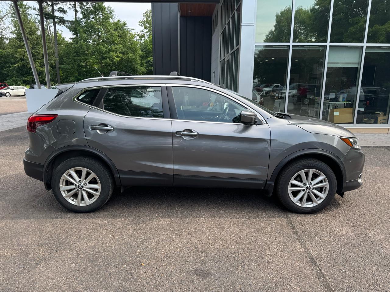 Nissan Rogue Sport SV 4D SUV AWD 2019
