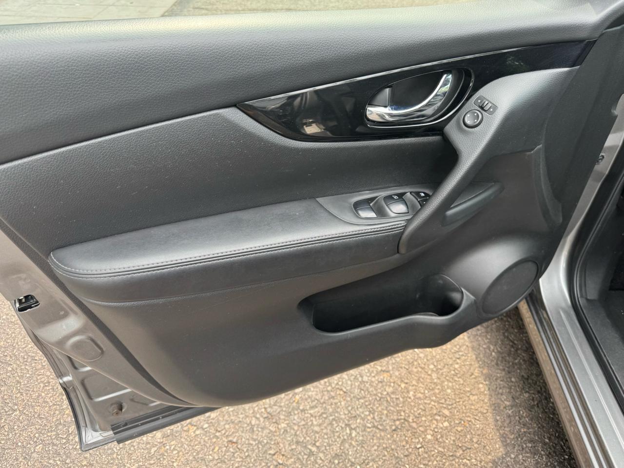 Nissan Rogue Sport SV 4D SUV AWD 2019