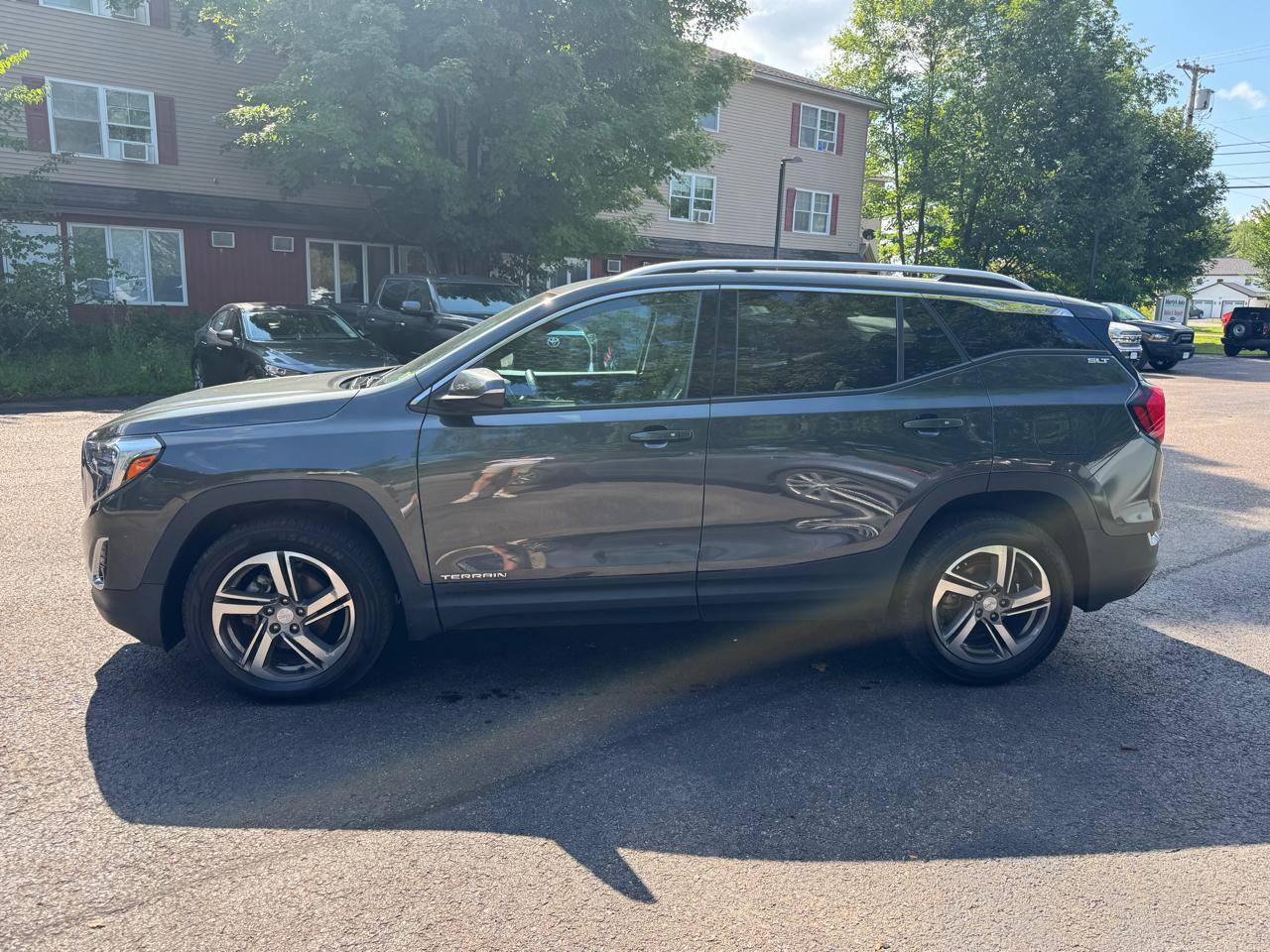 GMC Terrain SLT 4D SUV AWD 2021