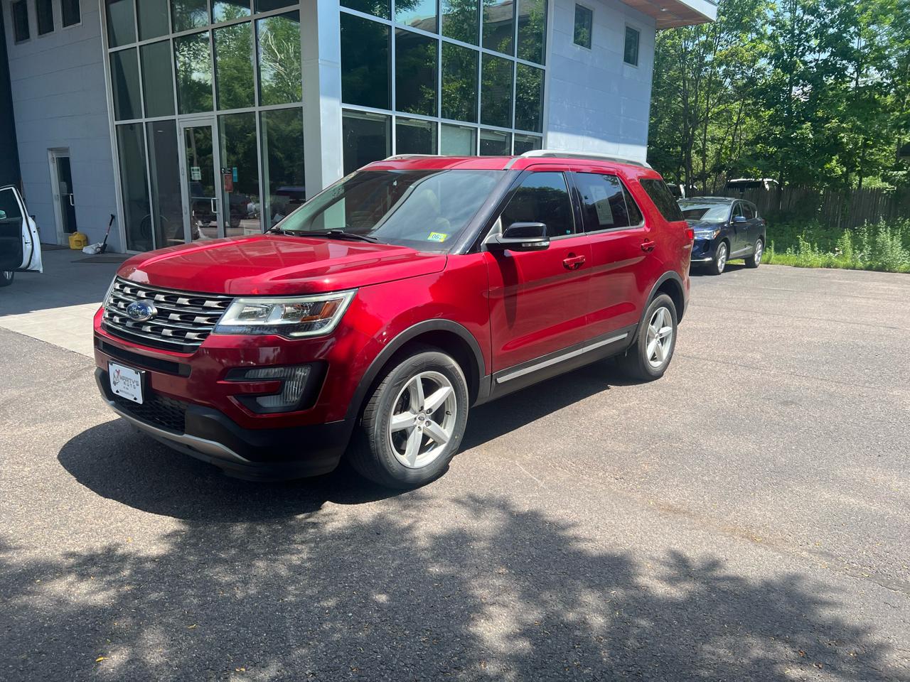 2017 Ford Explorer XLT 4WD's photo