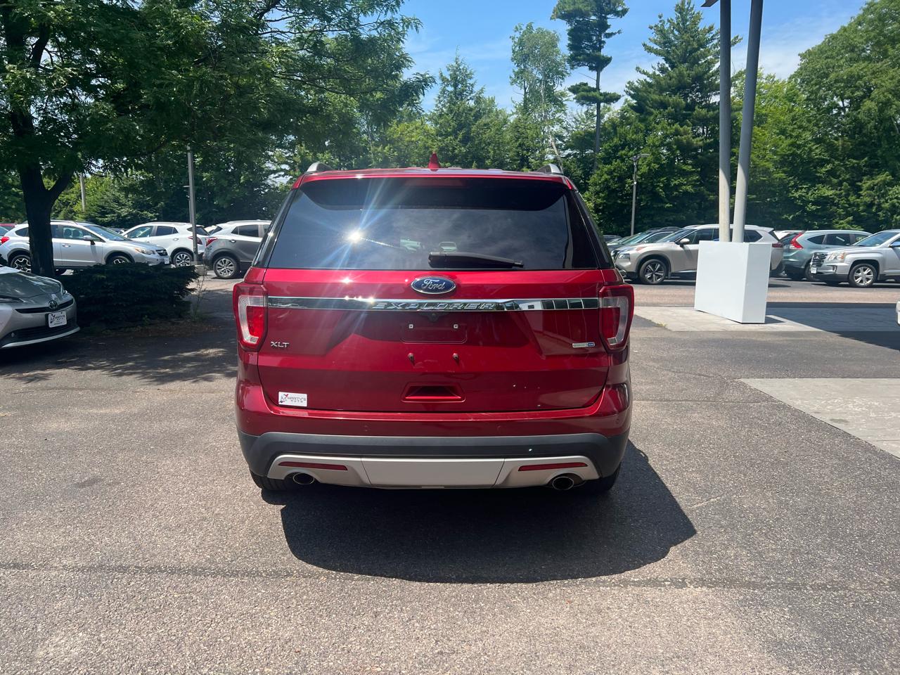 Ford Explorer XLT 4D SUV 4WD 2017