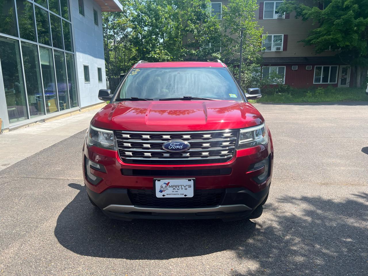 Ford Explorer XLT 4D SUV 4WD 2017
