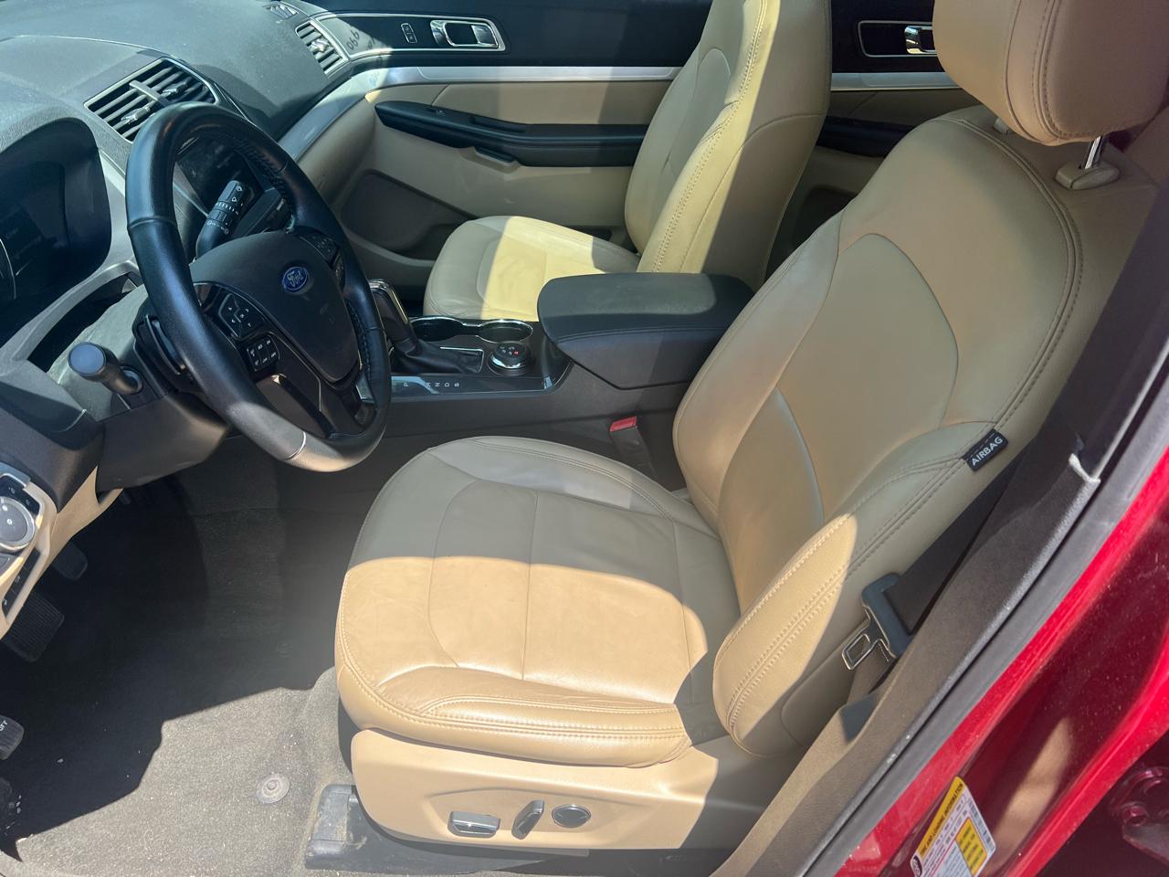 Ford Explorer XLT 4D SUV 4WD 2017