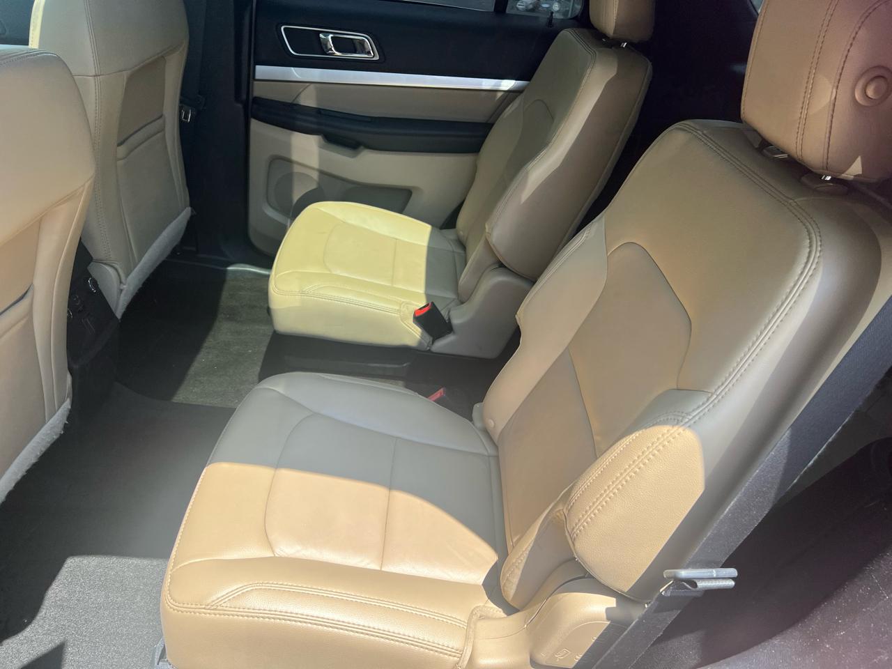 Ford Explorer XLT 4D SUV 4WD 2017