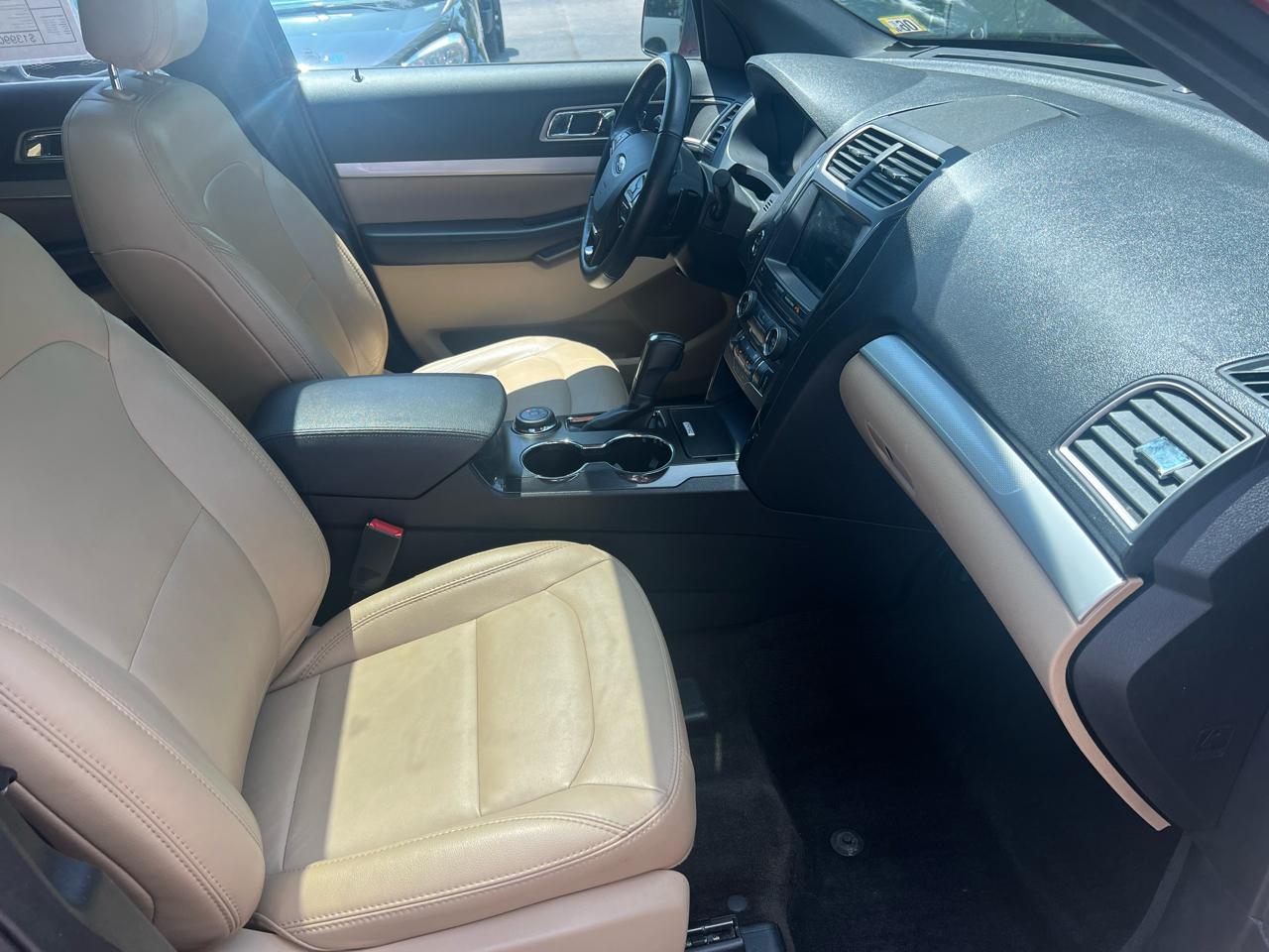 Ford Explorer XLT 4D SUV 4WD 2017