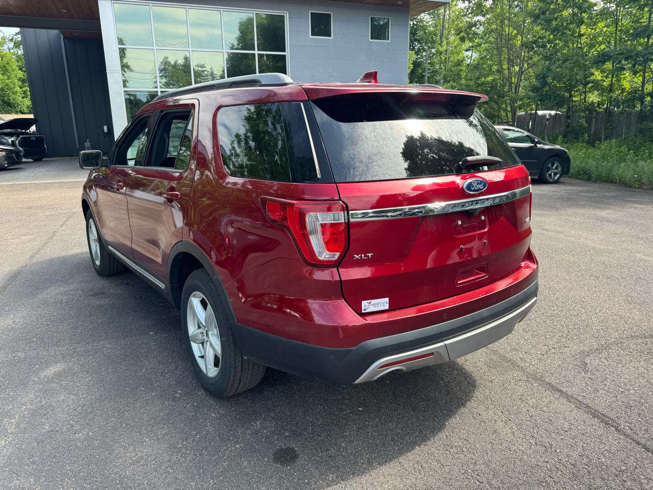 Ford Explorer XLT 4D SUV 4WD 2017