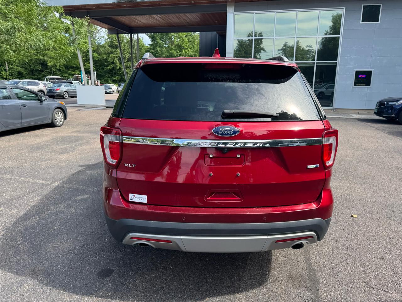 Ford Explorer XLT 4D SUV 4WD 2017