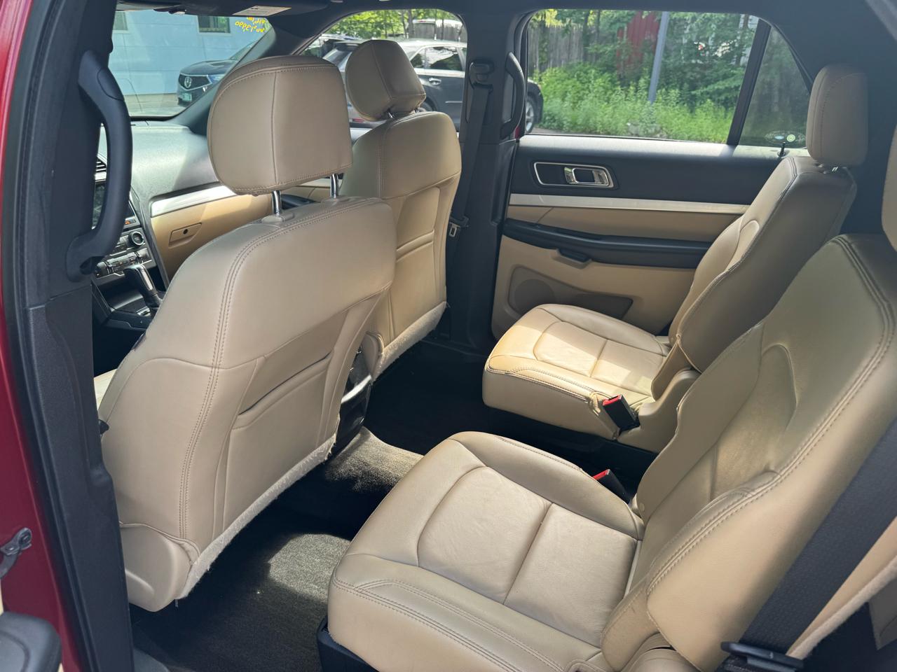 Ford Explorer XLT 4D SUV 4WD 2017