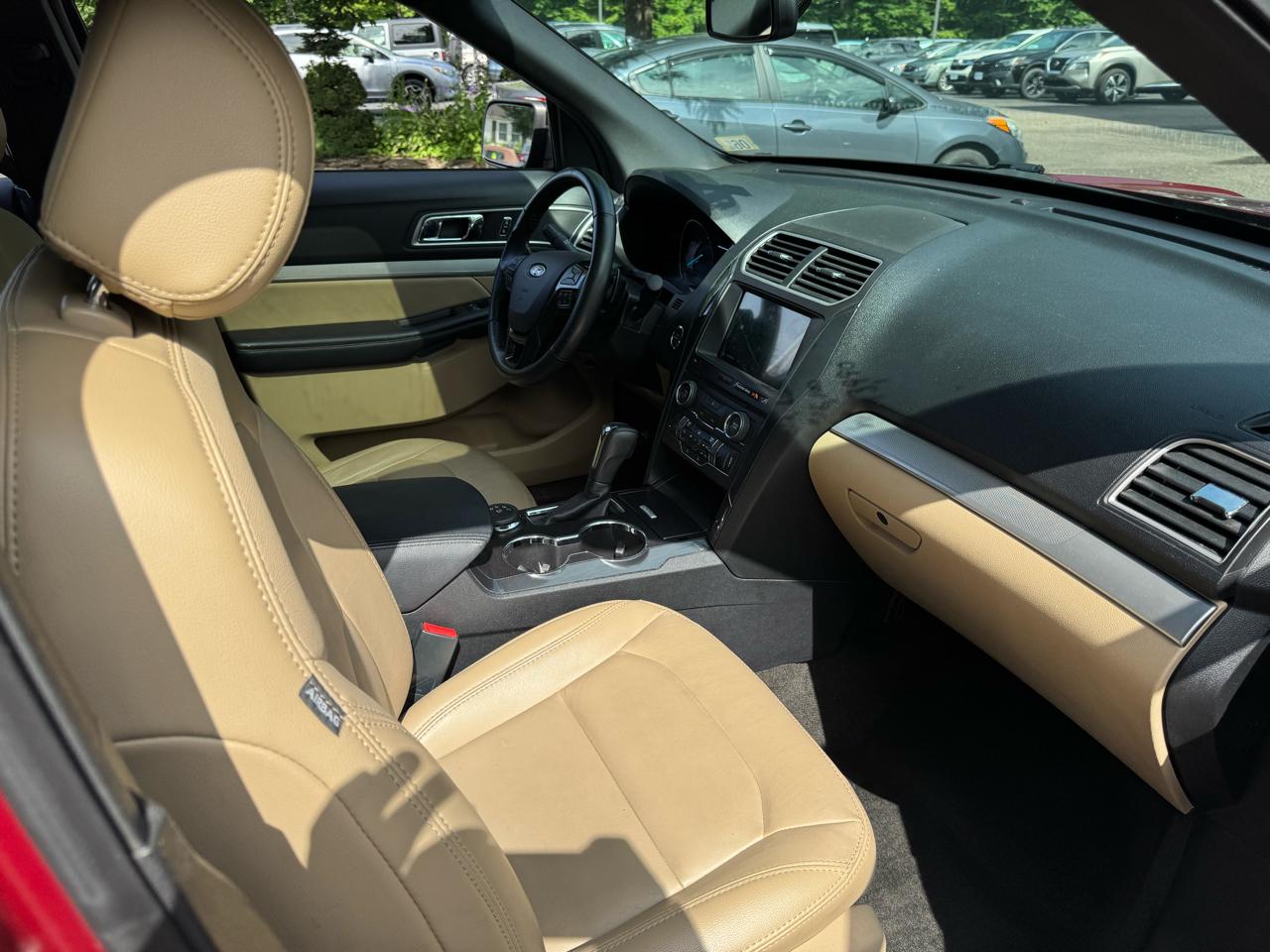 Ford Explorer XLT 4D SUV 4WD 2017