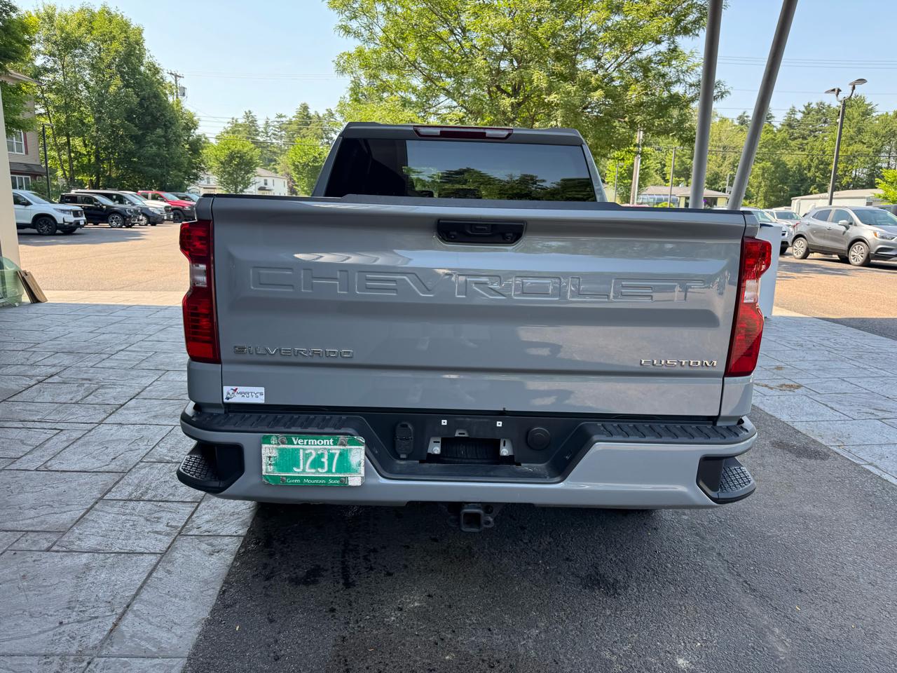 Chevrolet Silverado 1500 Custom Crew Cab 4WD SWB 2024