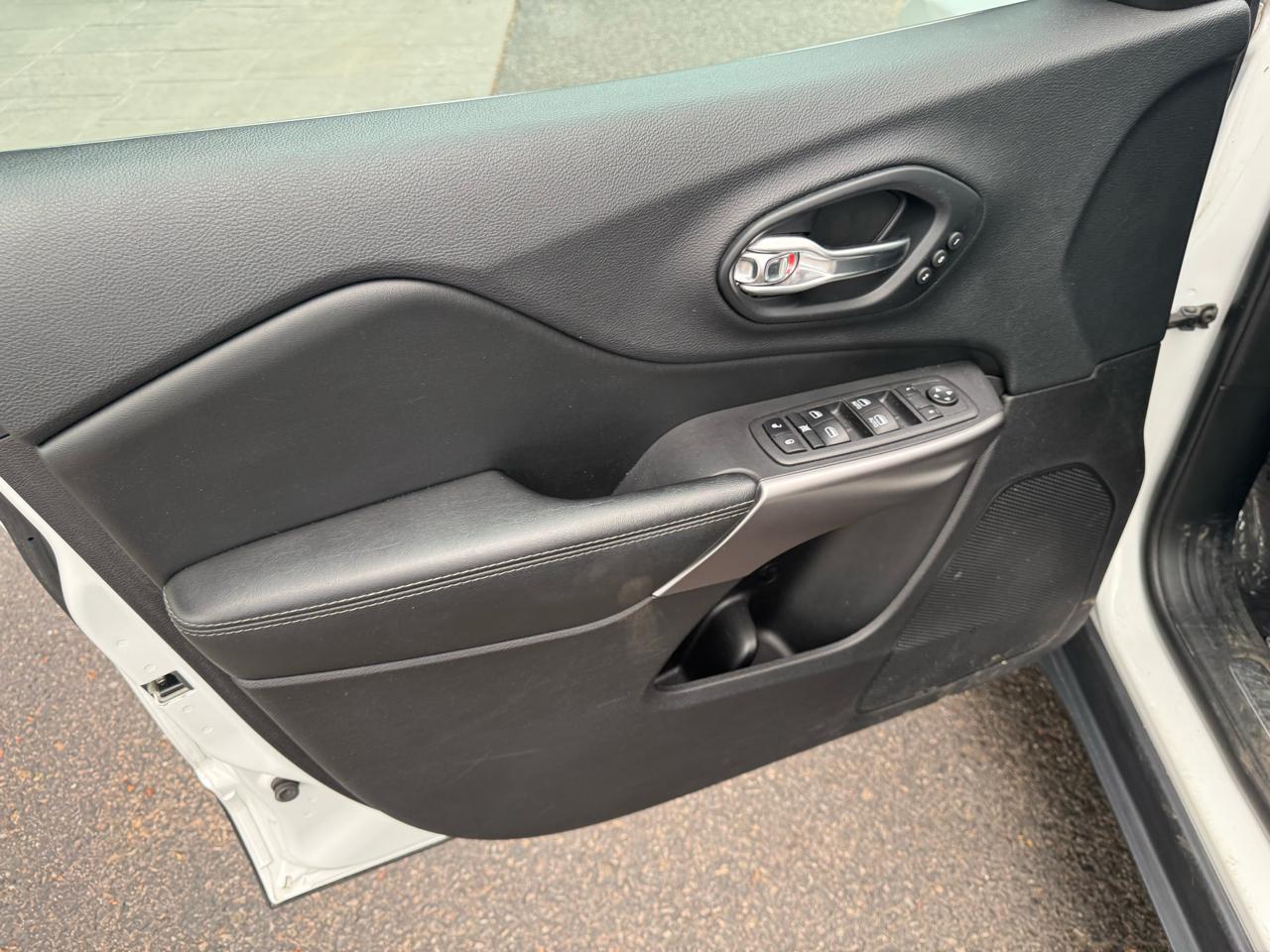 Jeep Cherokee Limited 4D SUV 4WD 2019