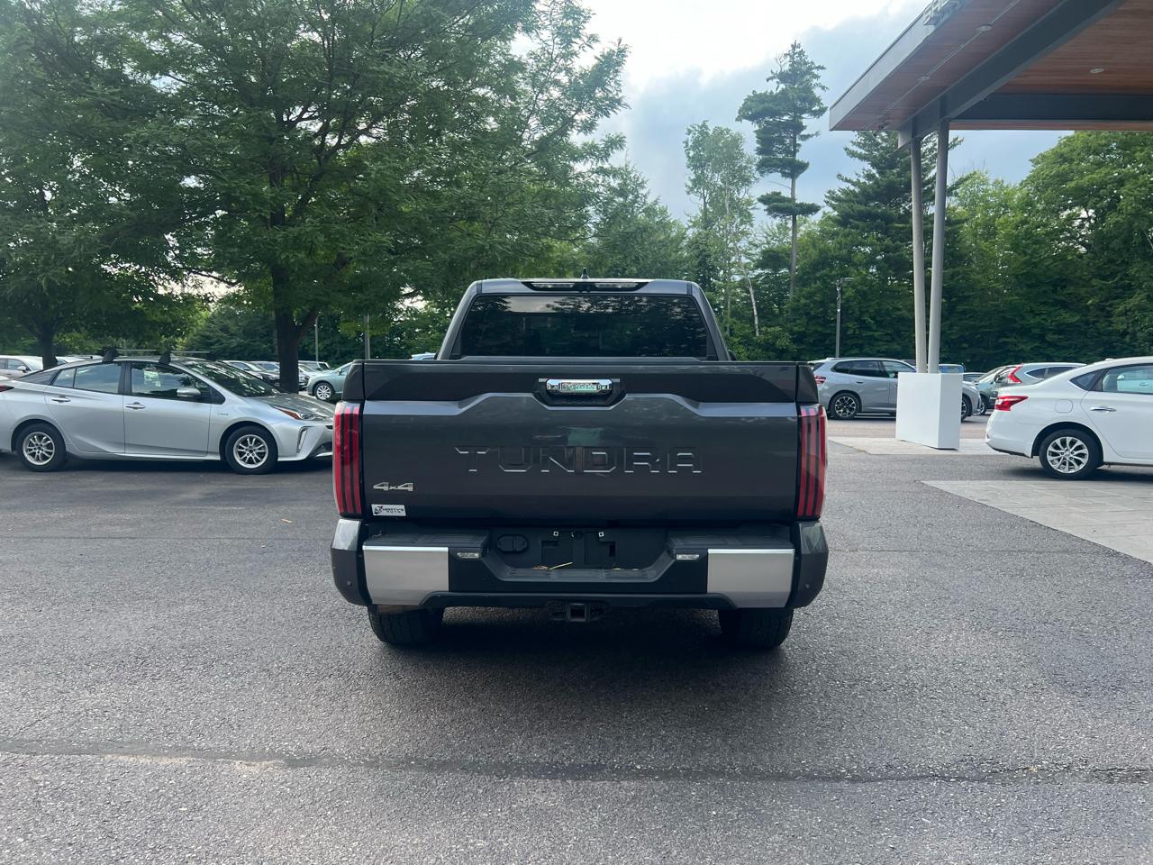 Toyota Tundra Limited Crew Max 4WD SWB 2022