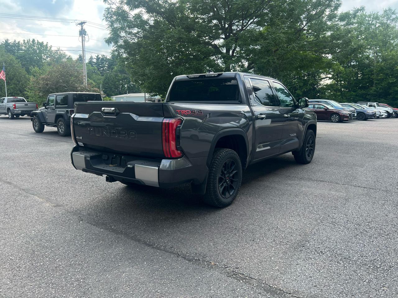 Toyota Tundra Limited Crew Max 4WD SWB 2022
