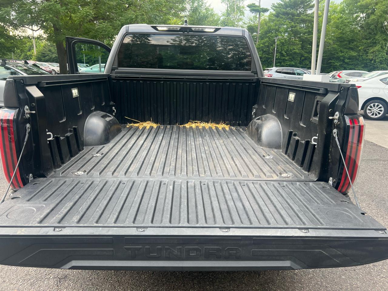 Toyota Tundra Limited Crew Max 4WD SWB 2022