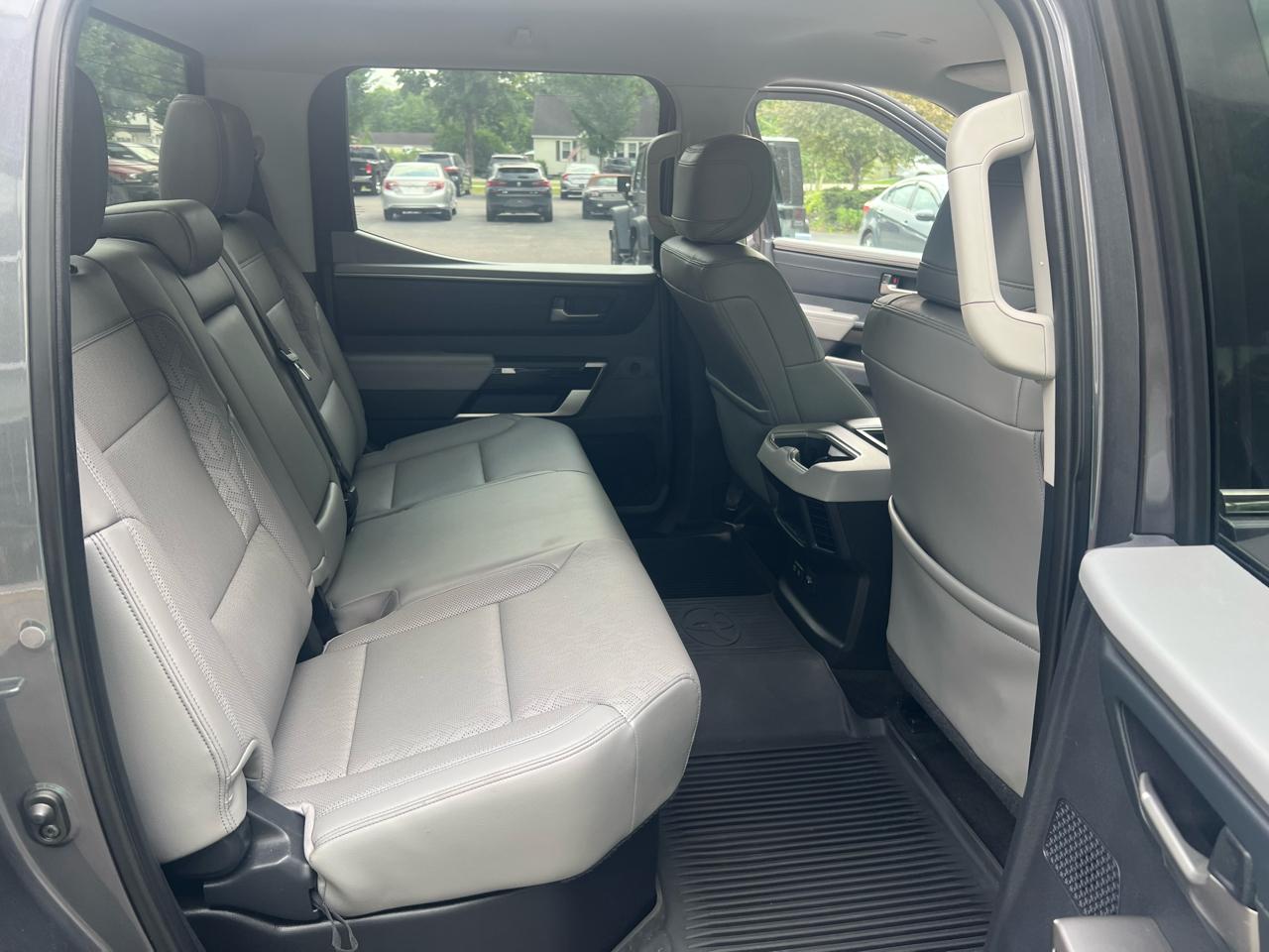 Toyota Tundra Limited Crew Max 4WD SWB 2022