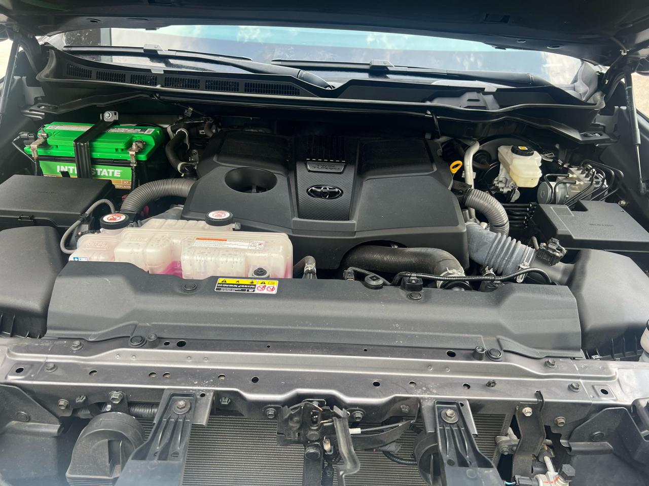 Toyota Tundra Limited Crew Max 4WD SWB 2022