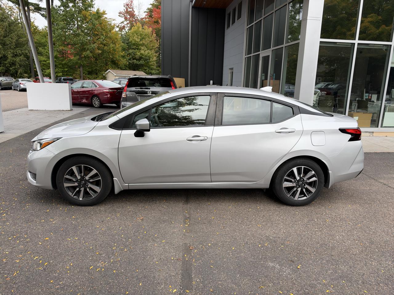 Nissan Versa SV 4D Sedan 2024