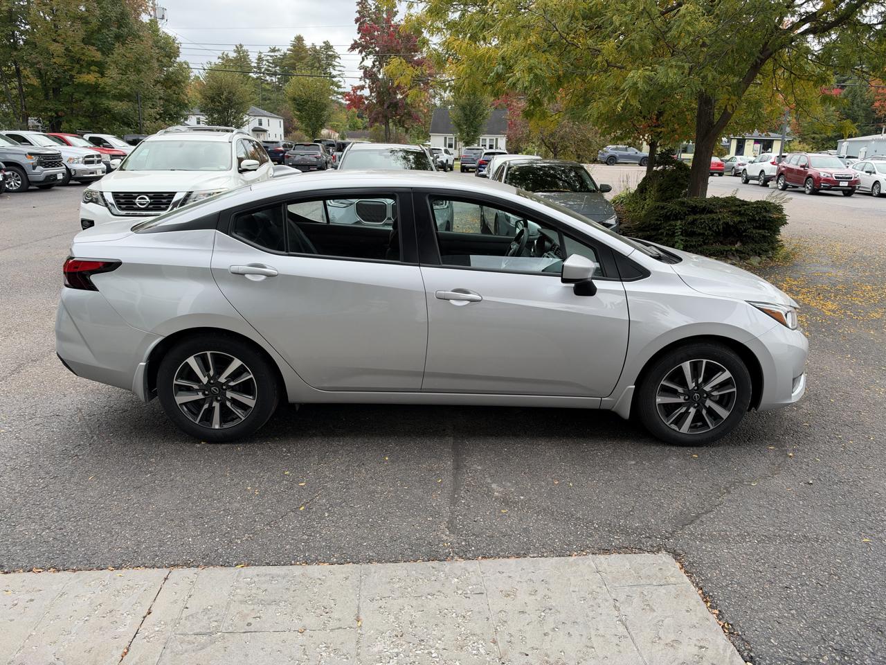 Nissan Versa SV 4D Sedan 2024