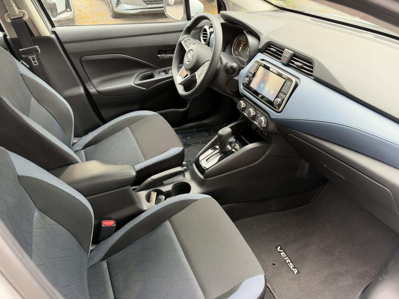 Nissan Versa SV 4D Sedan 2024