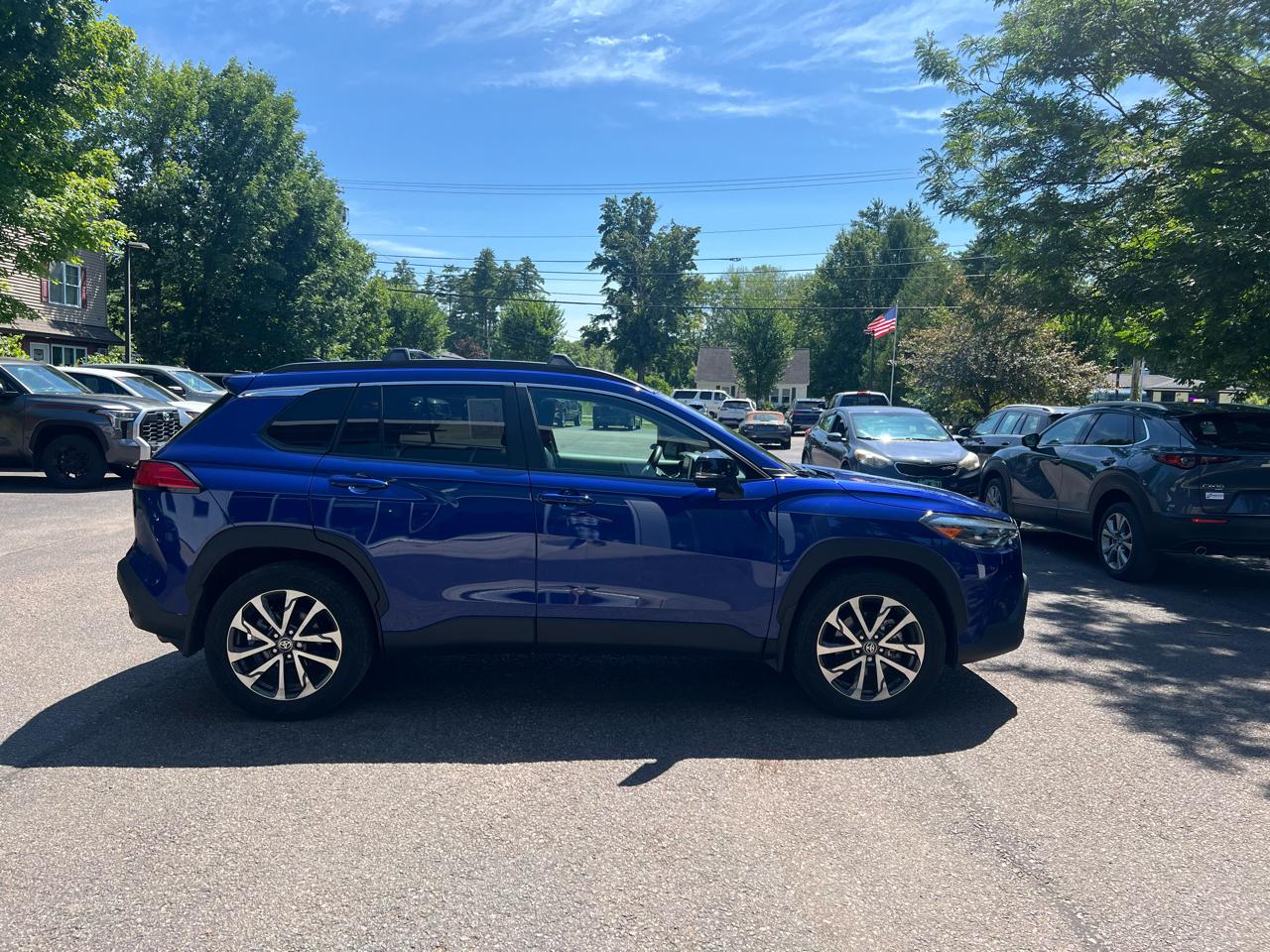 Toyota Corolla Cross XLE 4D SUV AWD 2025