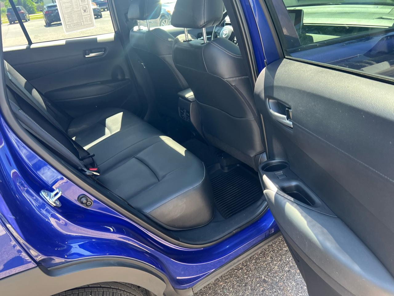 Toyota Corolla Cross XLE 4D SUV AWD 2025