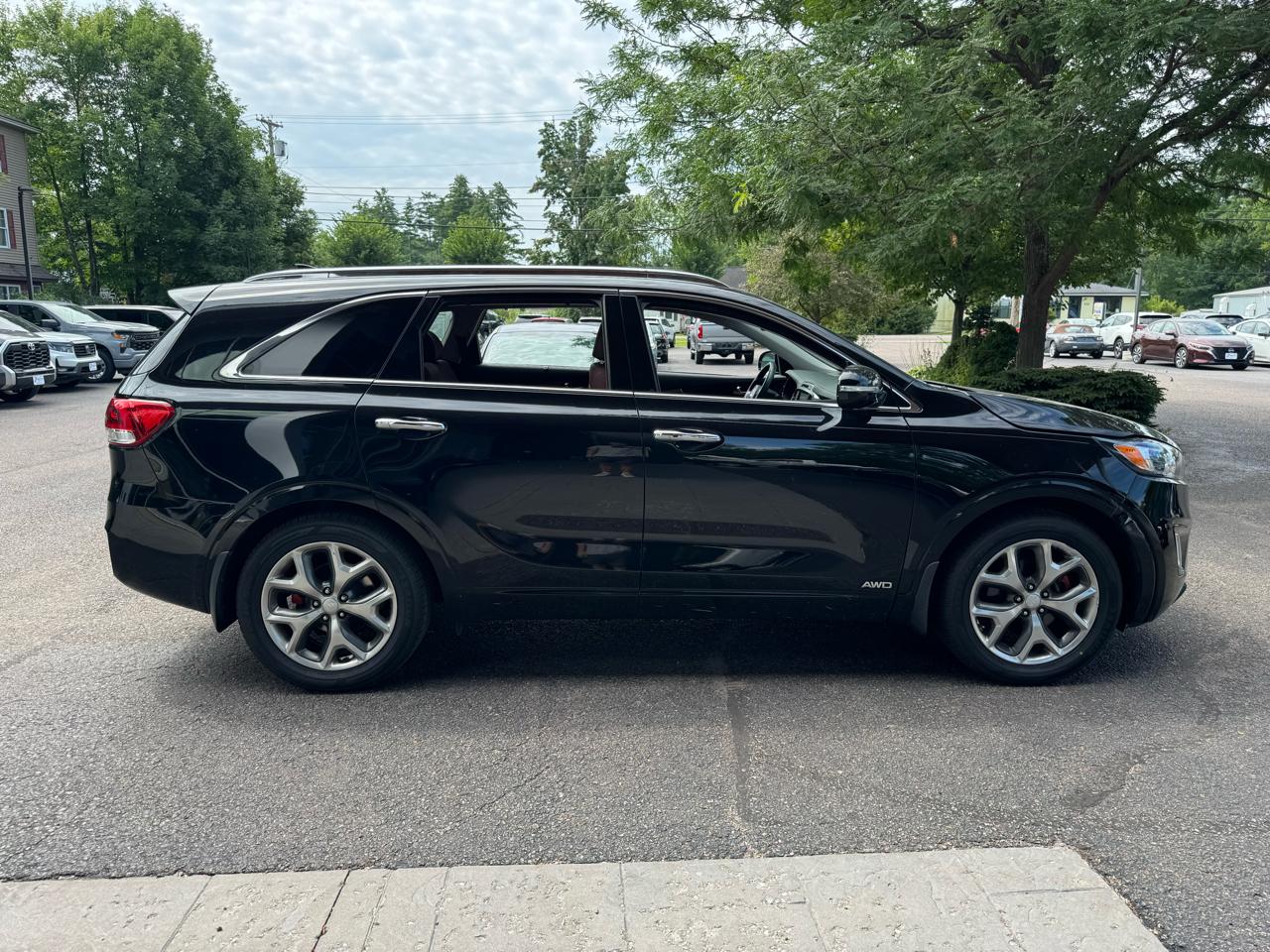 Kia Sorento SX 4D SUV AWD V6 2018